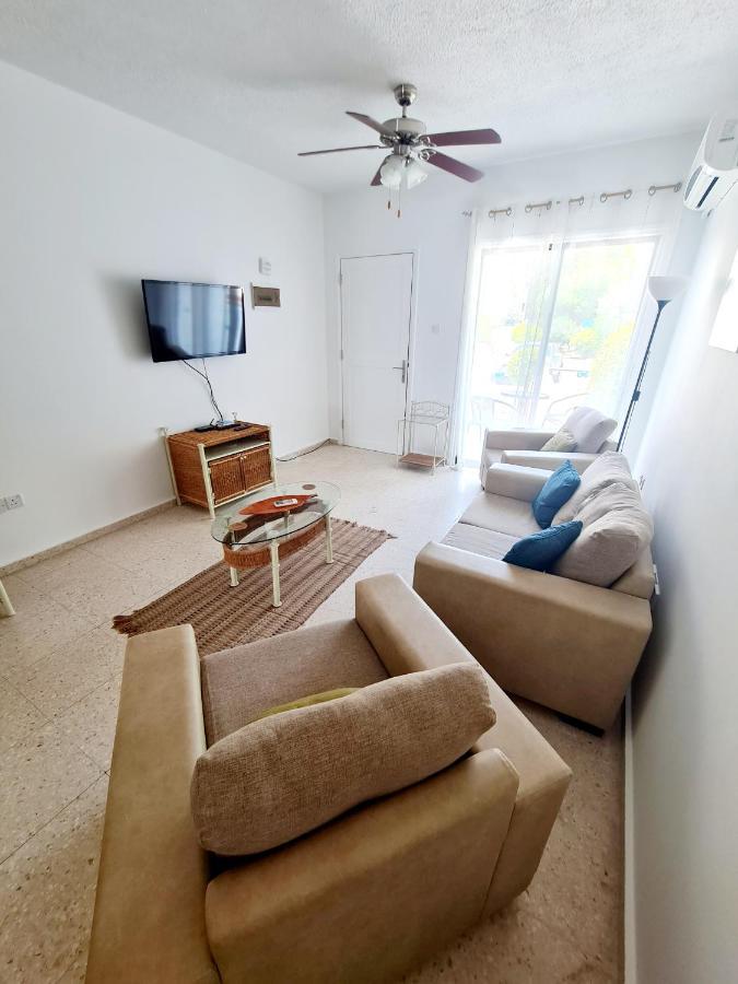 2 Bedroom Townhouse, Close To Paphos Harbour, Use Of Onsite Facilities エクステリア 写真