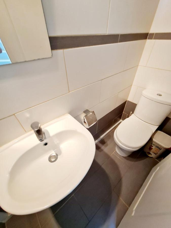 2 Bedroom Townhouse, Close To Paphos Harbour, Use Of Onsite Facilities エクステリア 写真