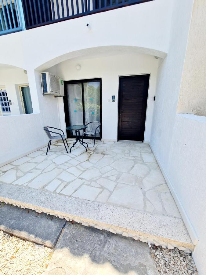 2 Bedroom Townhouse, Close To Paphos Harbour, Use Of Onsite Facilities エクステリア 写真