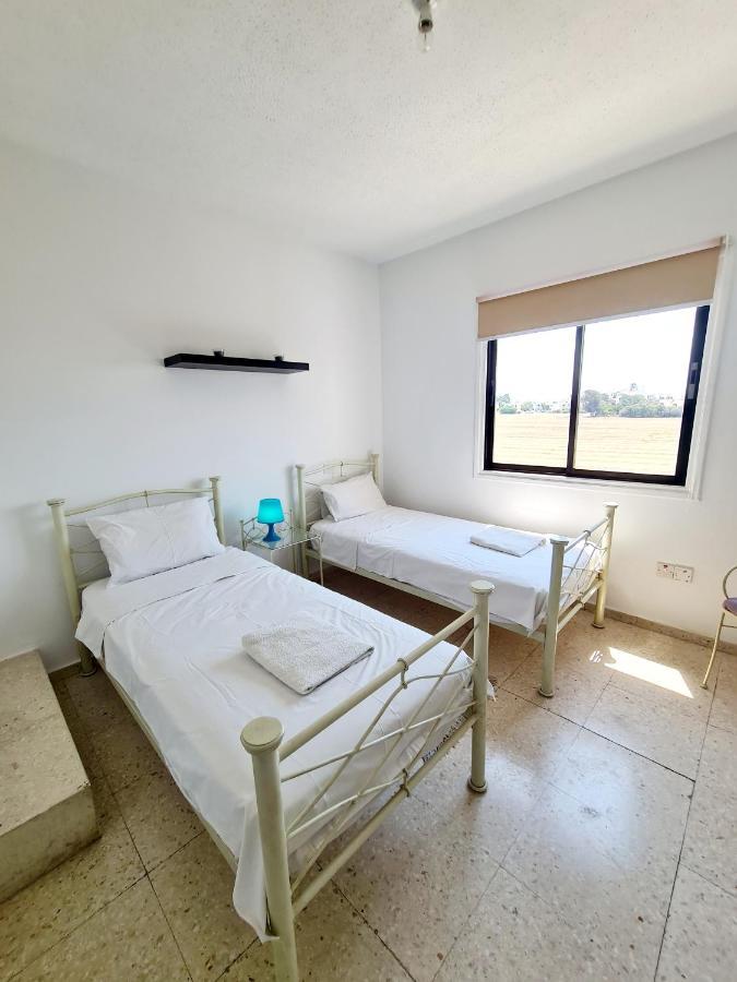 2 Bedroom Townhouse, Close To Paphos Harbour, Use Of Onsite Facilities エクステリア 写真