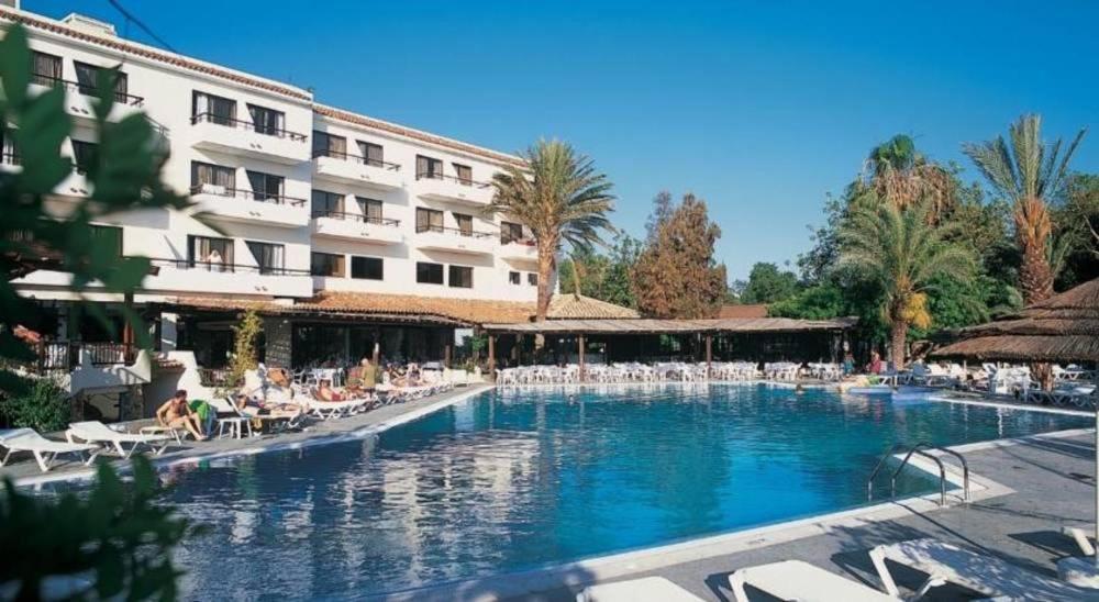 2 Bedroom Townhouse, Close To Paphos Harbour, Use Of Onsite Facilities エクステリア 写真